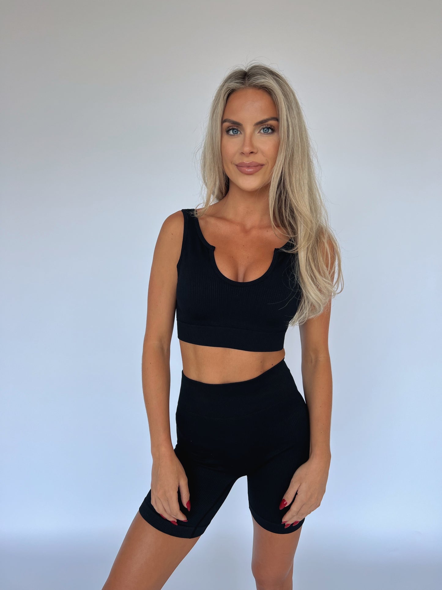 Antibes Short/ Black